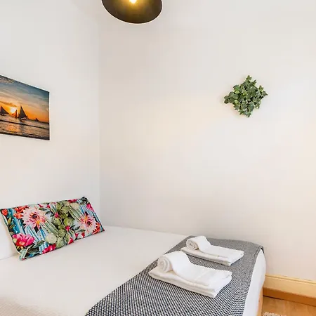 House Leca Surf - By Guest