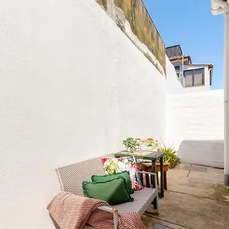 House Leca Surf - By Guest *