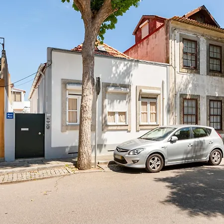 House Leca Surf - By Guest * Leça da Palmeira